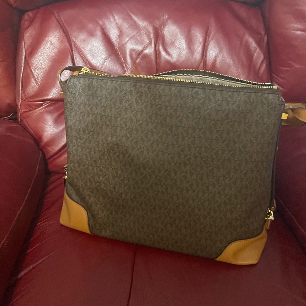 Bag - Picture 2 of 5